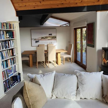 The Black Chalet Whitianga Eksteriør billede