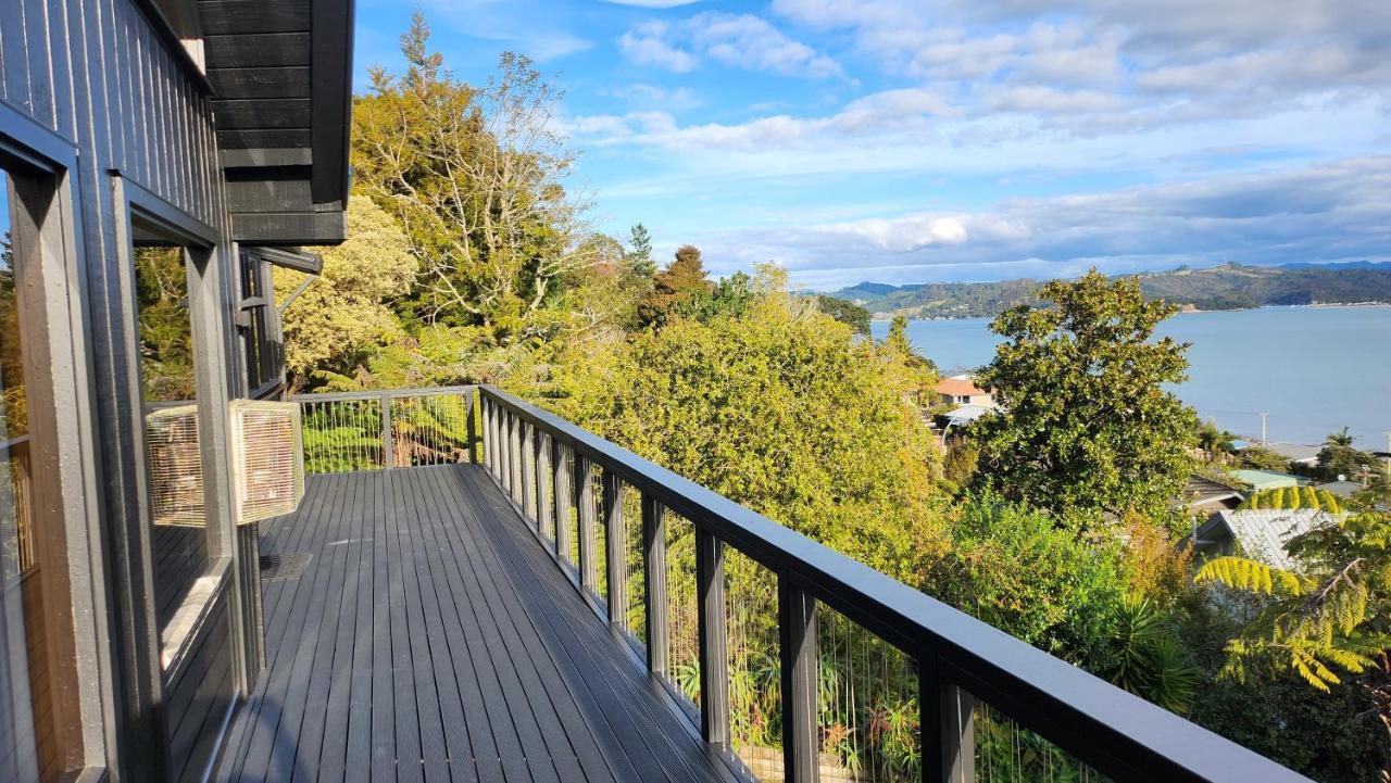 The Black Chalet Whitianga Eksteriør billede