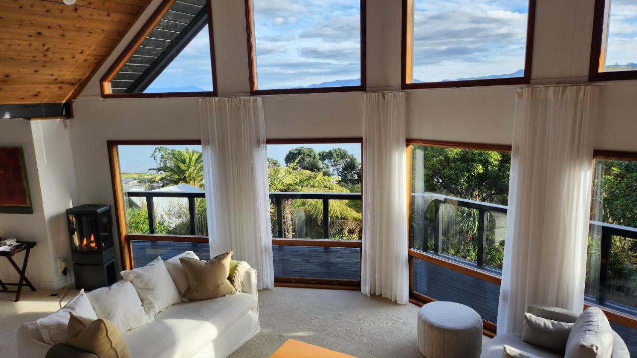 The Black Chalet Whitianga Eksteriør billede