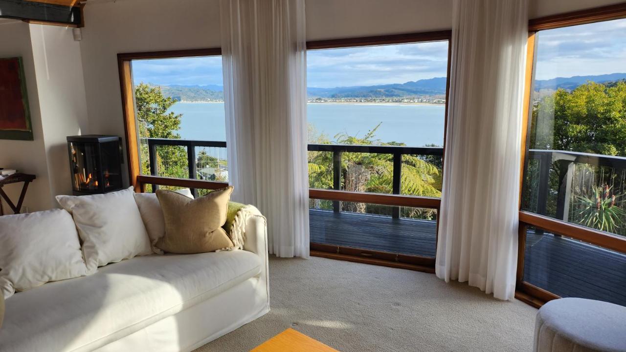 The Black Chalet Whitianga Eksteriør billede