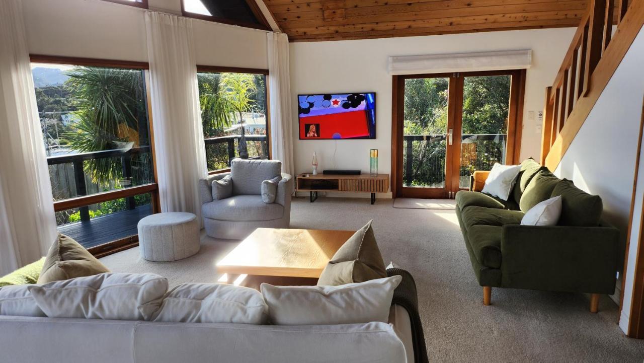 The Black Chalet Whitianga Eksteriør billede