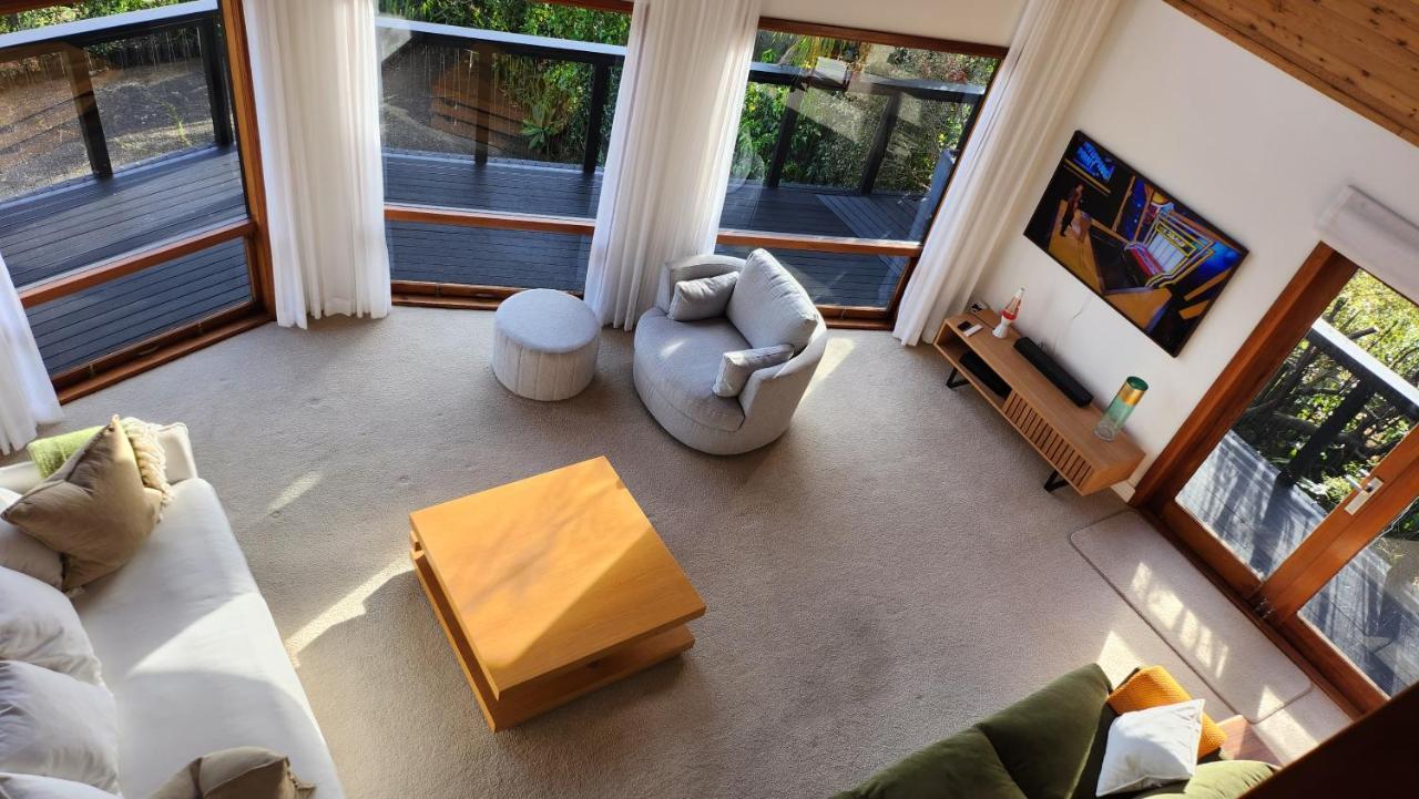 The Black Chalet Whitianga Eksteriør billede